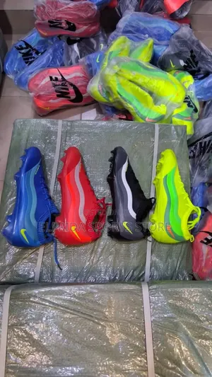 Quality Football Boots,Strong Grip Soccer Cleats for Training Matches