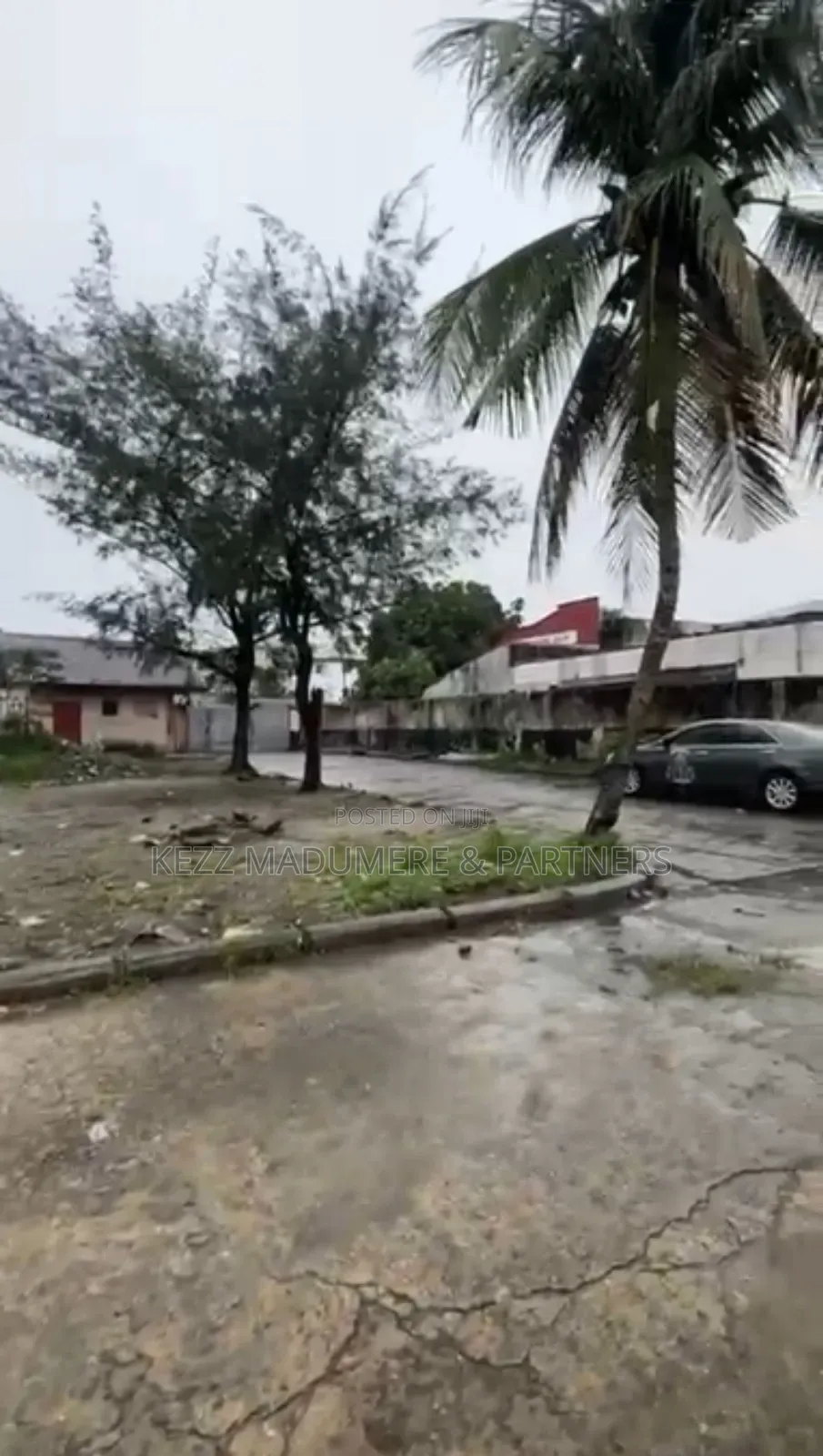 For Sale : Non Functional Apartment Hotel Near New Gra , Ph