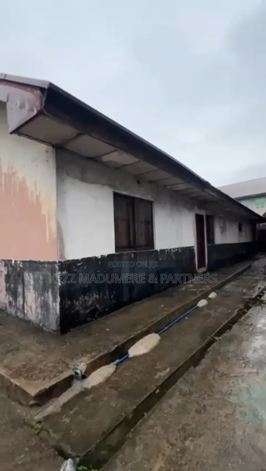 For Sale : Non Functional Apartment Hotel Near New Gra , Ph