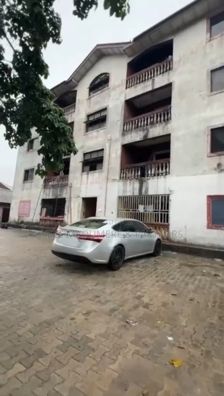 For Sale : Non Functional Apartment Hotel Near New Gra , Ph