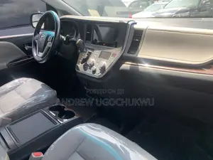 Toyota Sienna 2015 Black