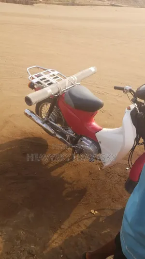 Honda CB 2019 Red