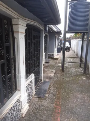 1bdrm Room & Parlour in Agbor Road Bypass, Benin City for rent