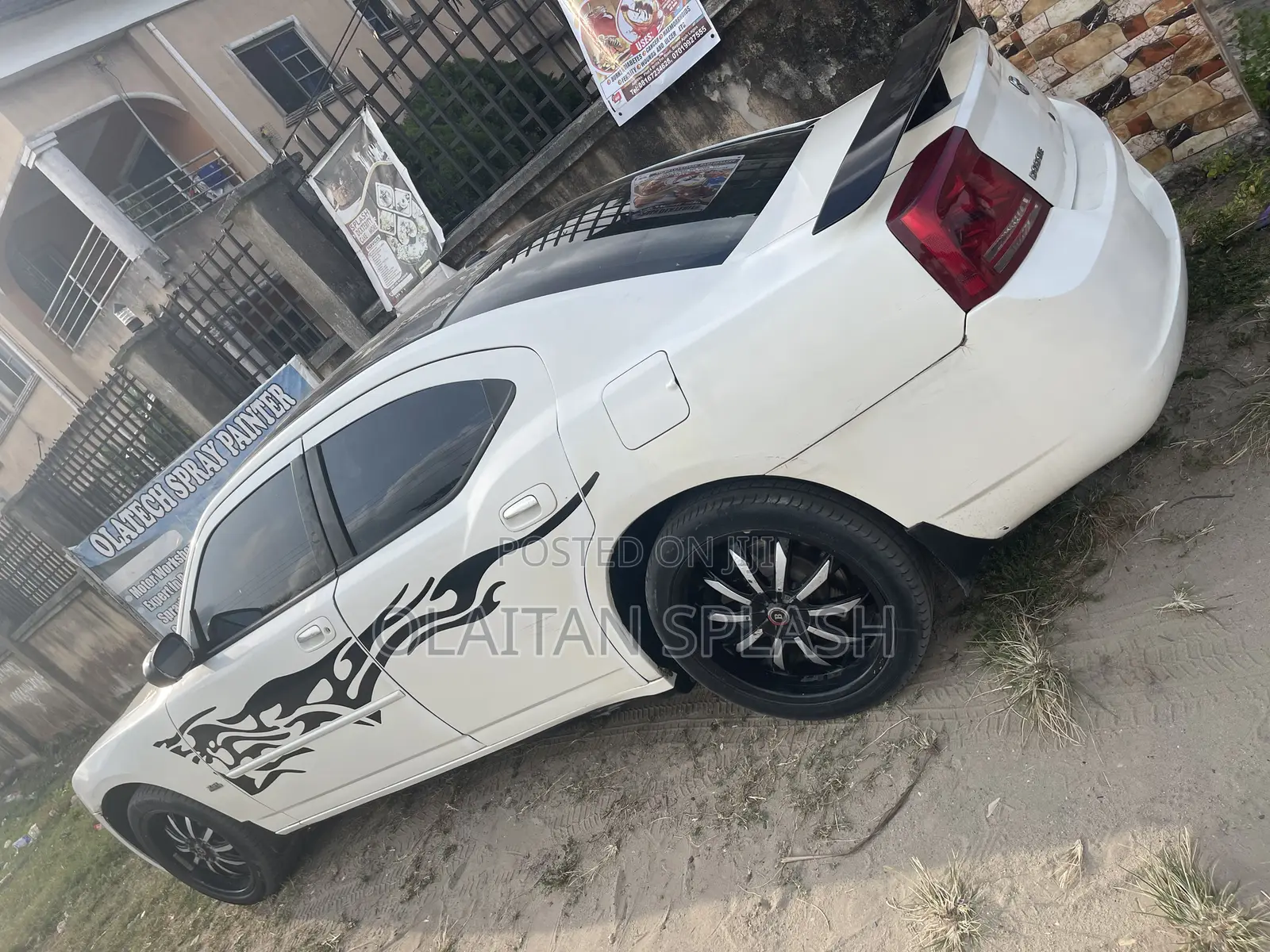 Dodge Charger 2010 White