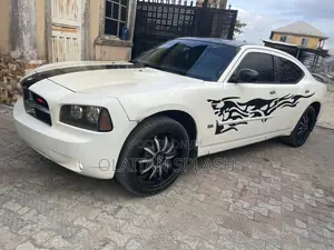 Dodge Charger 2010 White