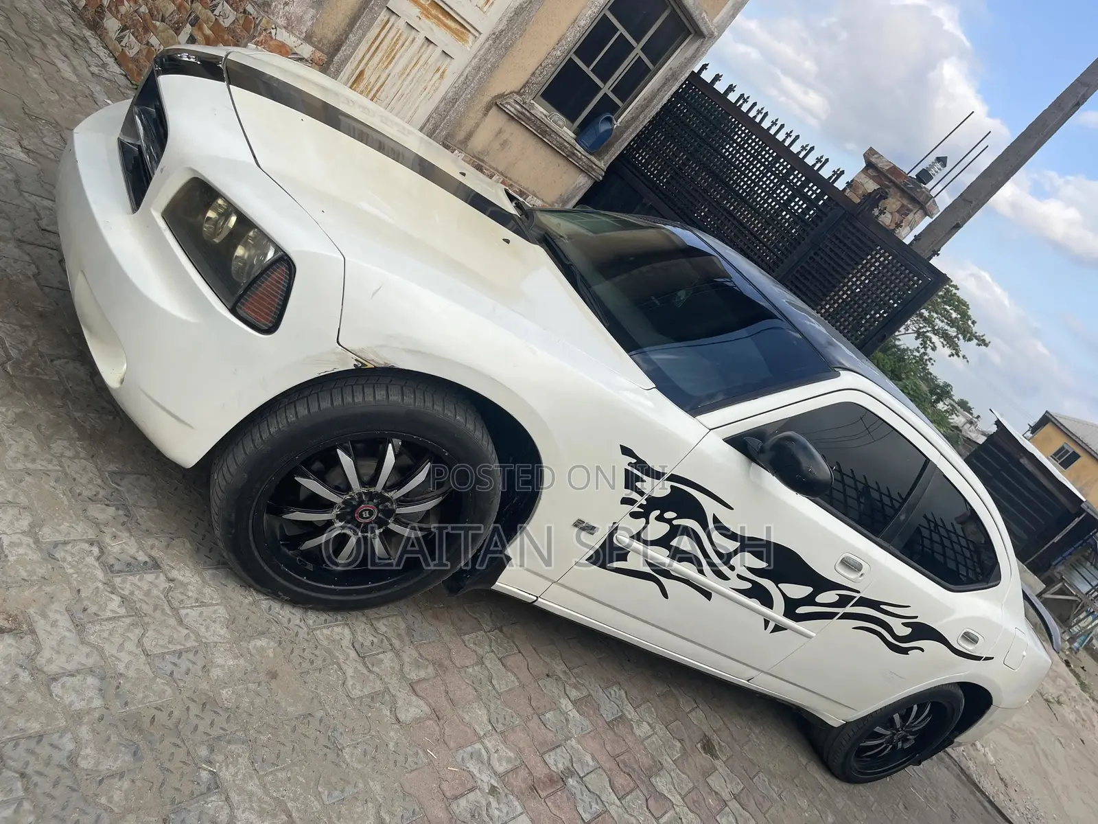 Dodge Charger 2010 White