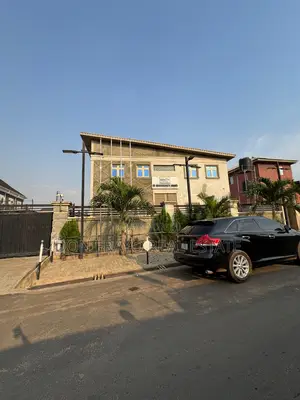 30 Rooms Mult-Use Commercial Property for Sale Off In’T Airport Alakia