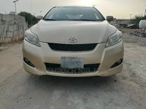 Toyota Matrix 2010 Gold