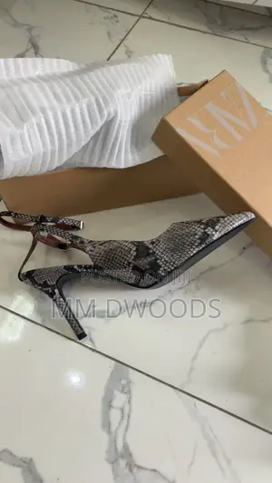 Heel Animal Shoe