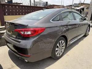 Hyundai Sonata SE 4dr Sedan (2.4L 4cyl 6A) 2015 Brown