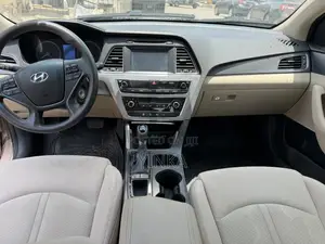 Hyundai Sonata SE 4dr Sedan (2.4L 4cyl 6A) 2015 Brown