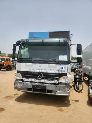 Refrigerator Truck