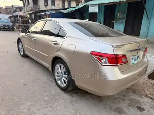 Lexus ES 350 2011 Gold