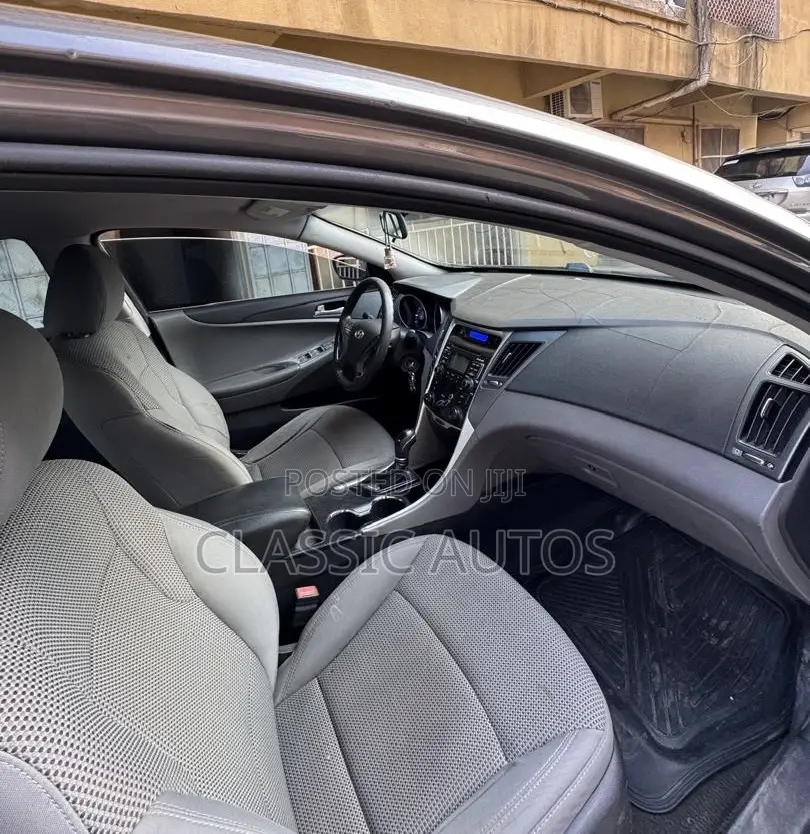 Hyundai Sonata 2011 Gray