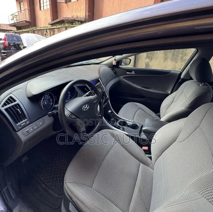 Hyundai Sonata 2011 Gray