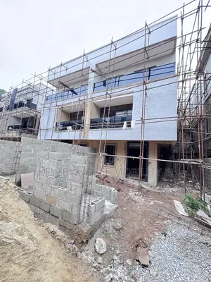 5bdrm Duplex in Ikeja Gra for sale
