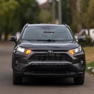 Toyota RAV4 XLE 2021 Gray