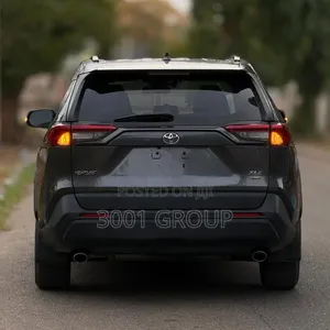 Toyota RAV4 XLE 2021 Gray