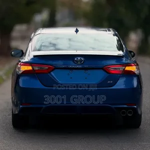 Toyota Camry SE Nightshade FWD 2020 Blue