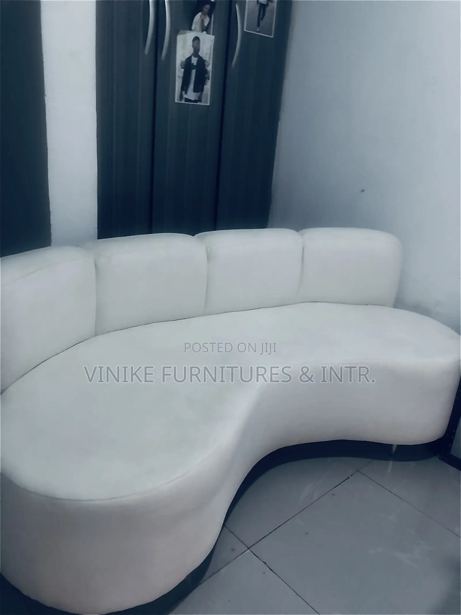 Curve Couch