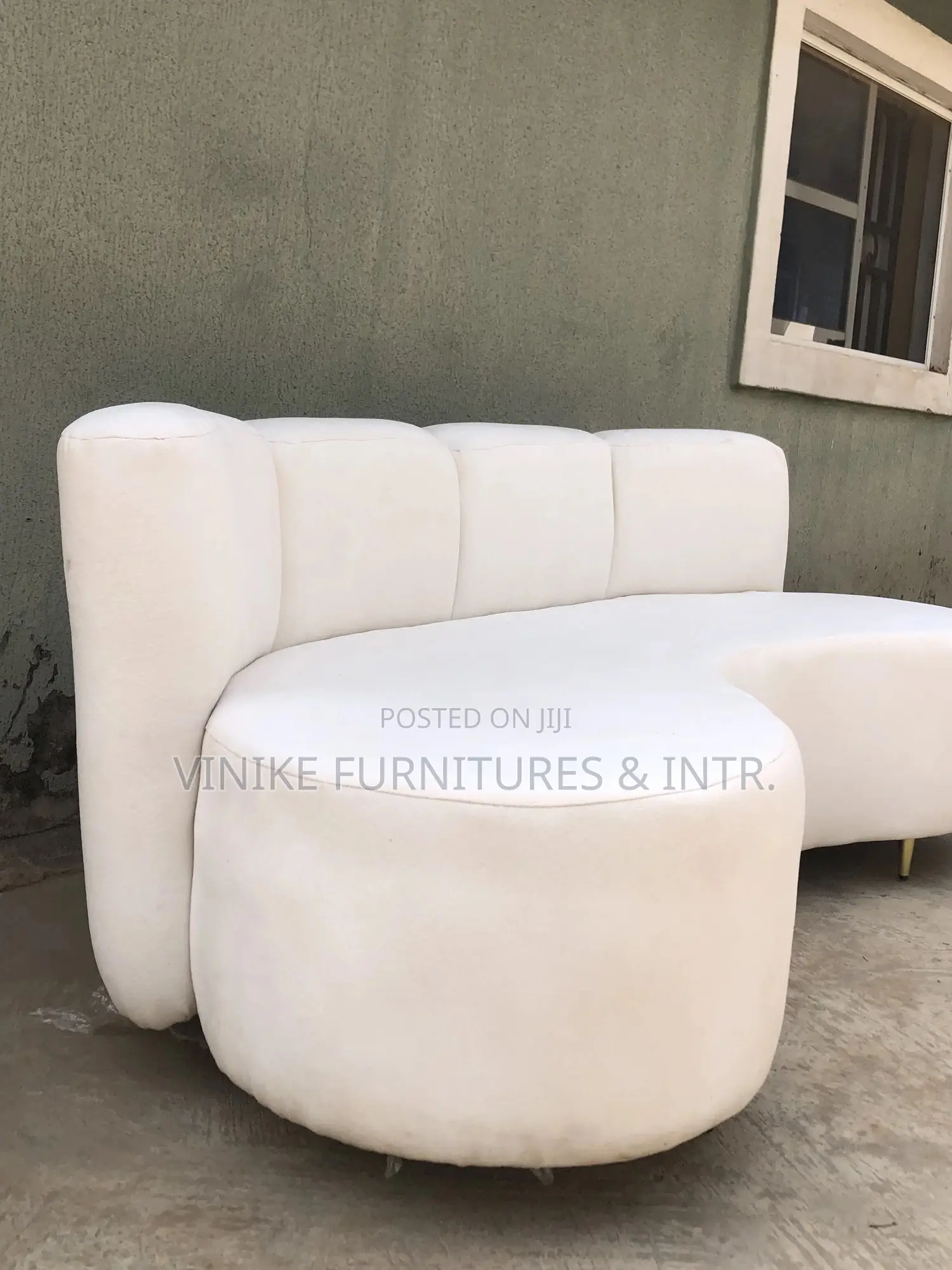 Curve Couch