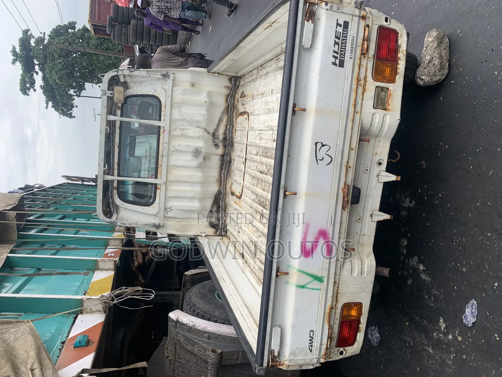 Daihatsu Hijet 2012 White
