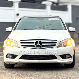 Mercedes-Benz C300 Luxury 4Matic Sedan AWD (3.0L 6cyl 7A) 2010 White