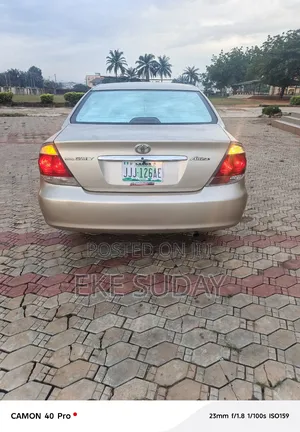 Toyota Camry SE 4dr Sedan (2.4L 4cyl 5A) 2006 Gold