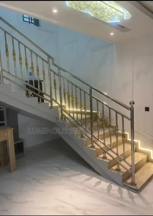 High Hygienic Standards: Non-Porous Surface, Perfect for High-Traffic