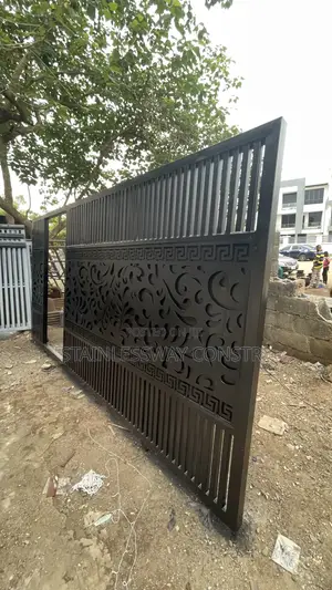 Sliding Lasercut Gate Black