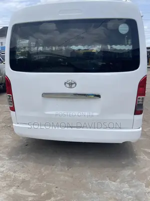 Toyota HiAce 2010 White