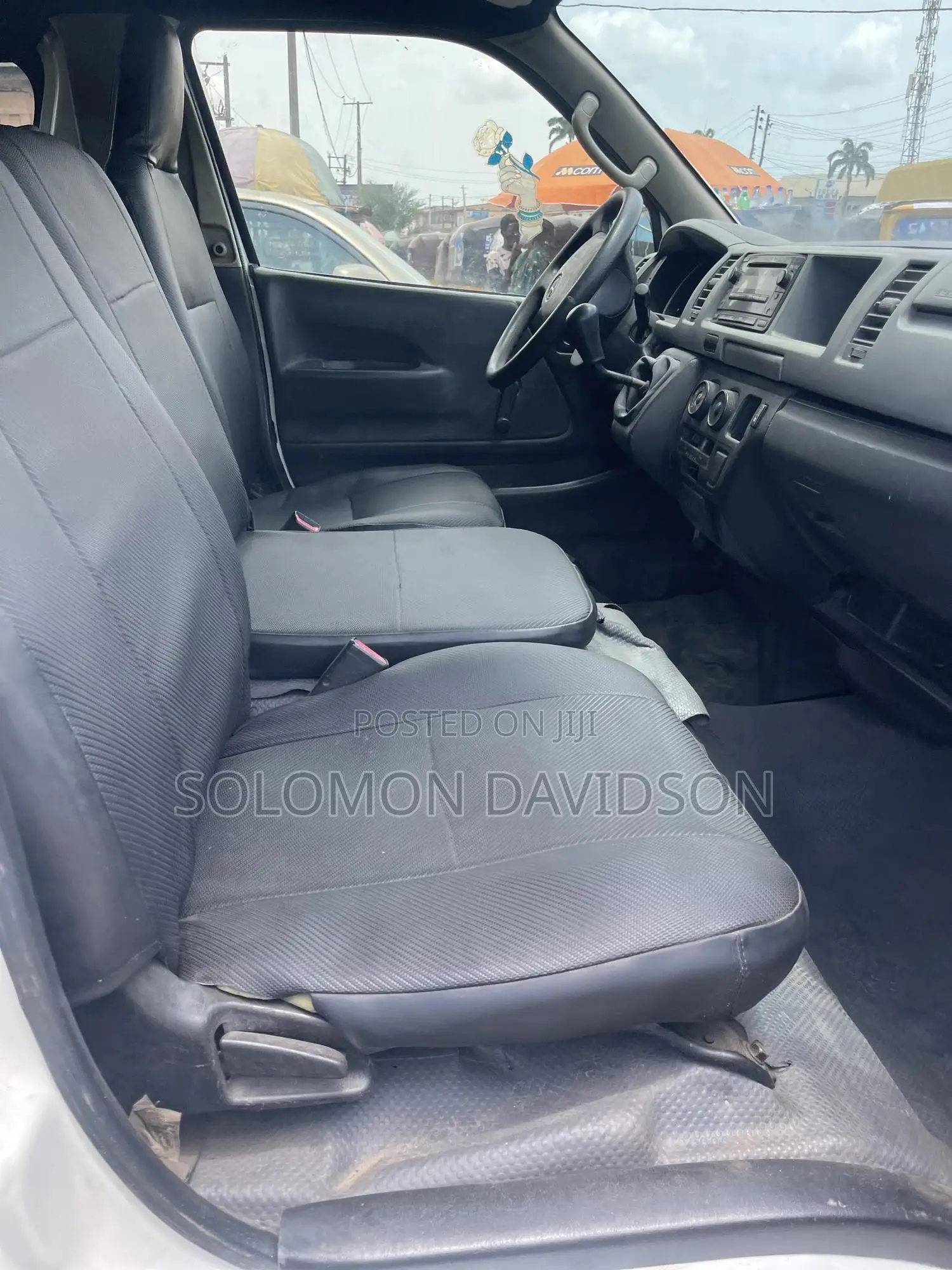 Toyota HiAce 2010 White