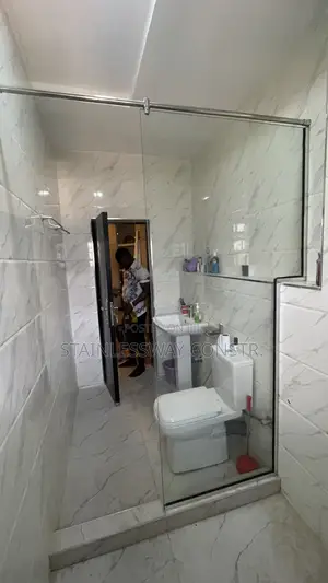 Plain Shower Glass Bathroom Divider