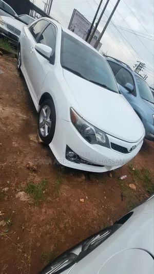Toyota Camry L 4dr Sedan (2.5L 4cyl 6A) 2014 White