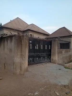 4bdrm Bungalow in Wukari, Kiami for sale