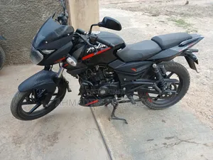 Bajaj Pulsar 220 F 2023 Black