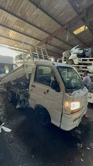 Daihatsu Hijet Dump Truck
