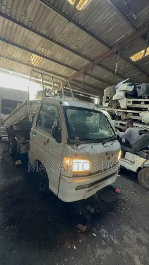 Daihatsu Hijet Dump Truck