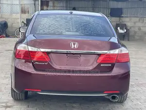 Honda Accord Touring 4dr Sedan FWD (3.5L 6cyl 6A) 2013