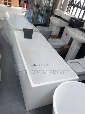 Glossy White Acrylic Bathtub