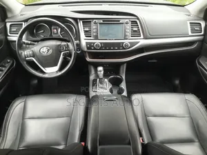 Toyota Highlander 2017 Brown