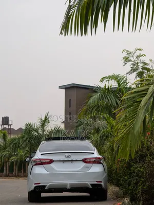 Toyota Camry XSE FWD (2.5L 4cyl 8AM) 2018 White