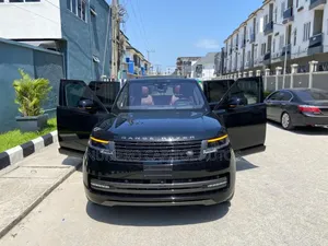 Land Rover Range Rover SE 2024 Black