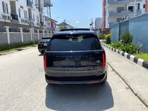 Land Rover Range Rover SE 2024 Black