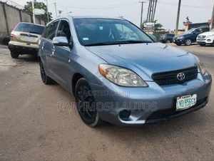 Toyota Matrix XR Hatchback FWD (1.8L 4cyl 4A) 2006 Blue