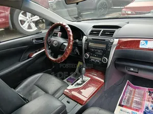 Toyota Camry XLE 4dr Sedan (2.5L 4cyl 6A) 2012 Silver