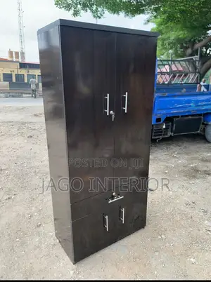 Wardrobe 32 by 6ft