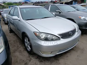 Toyota Camry SE 4dr Sedan (2.4L 4cyl 5A) 2005 Silver