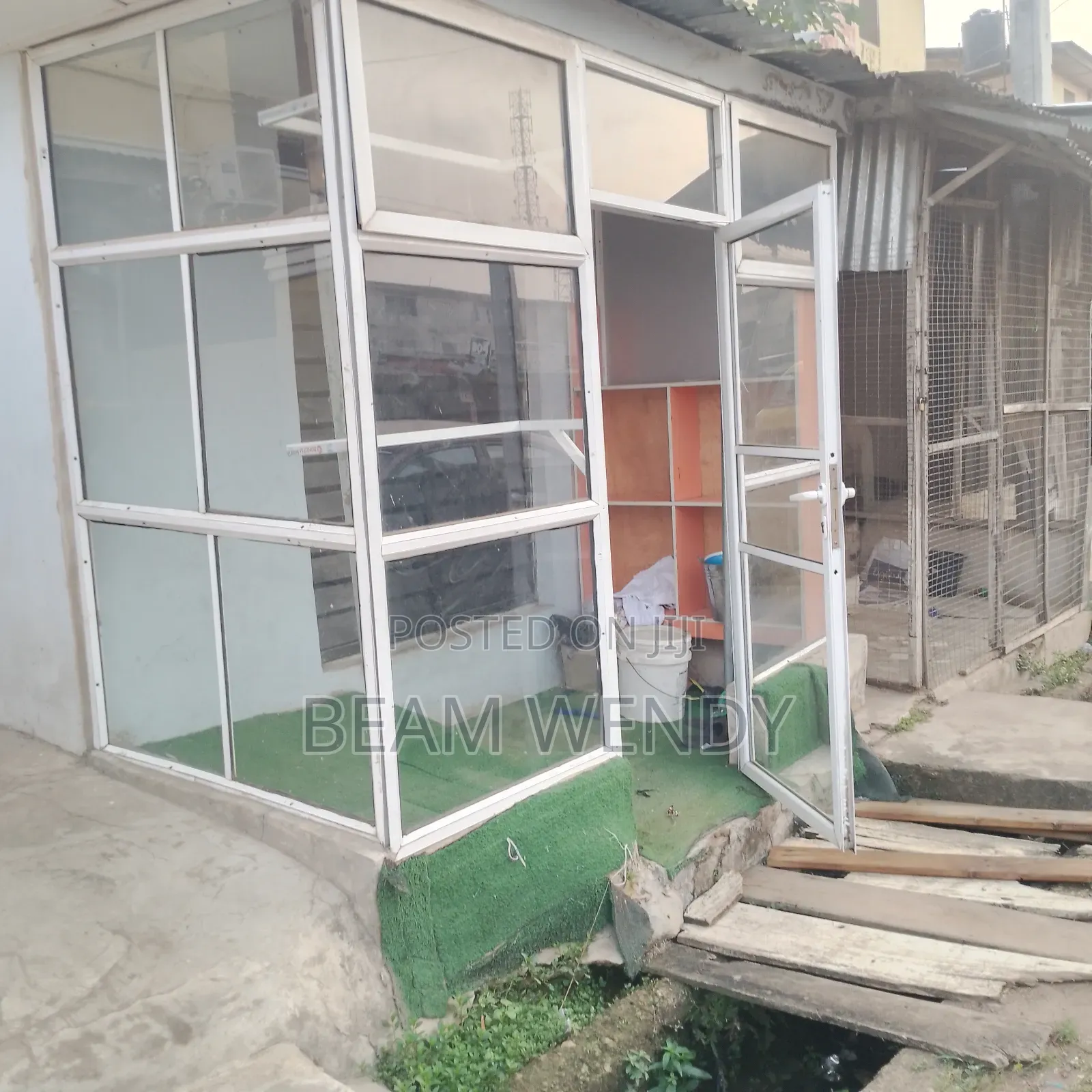 Aluminum Reflection Glass