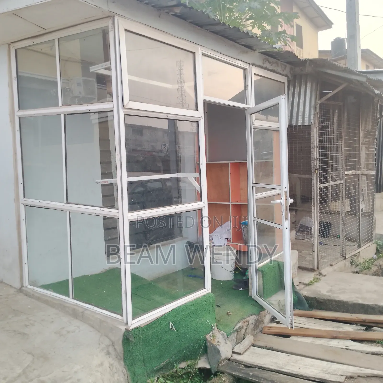 Aluminum Reflection Glass